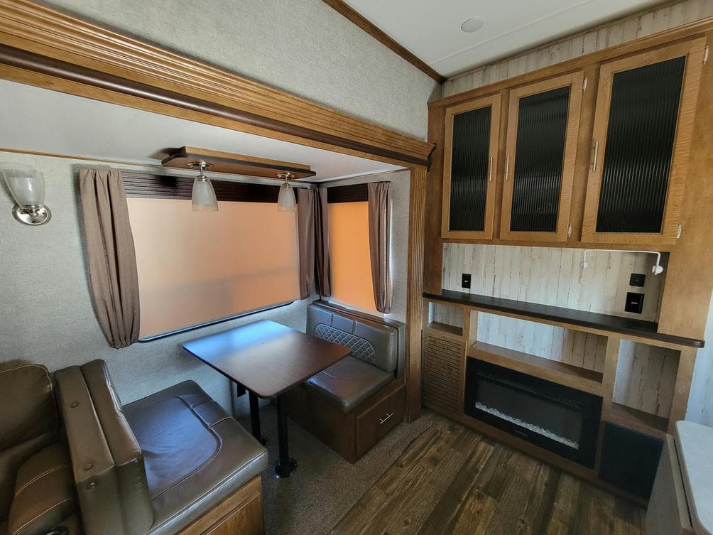 2018 Forest River 2018 Forest River Sabre - thumbnail 12