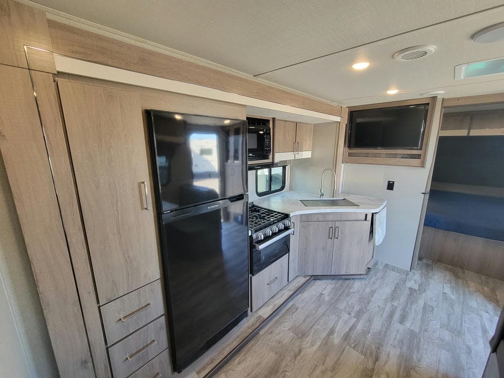 2023 Grand Design 2023 Grand Design Imagine XLS - thumbnail 14