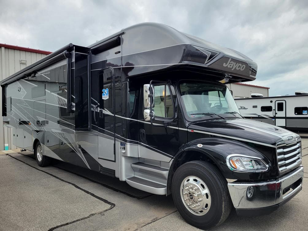 2025 Jayco Seneca 37M