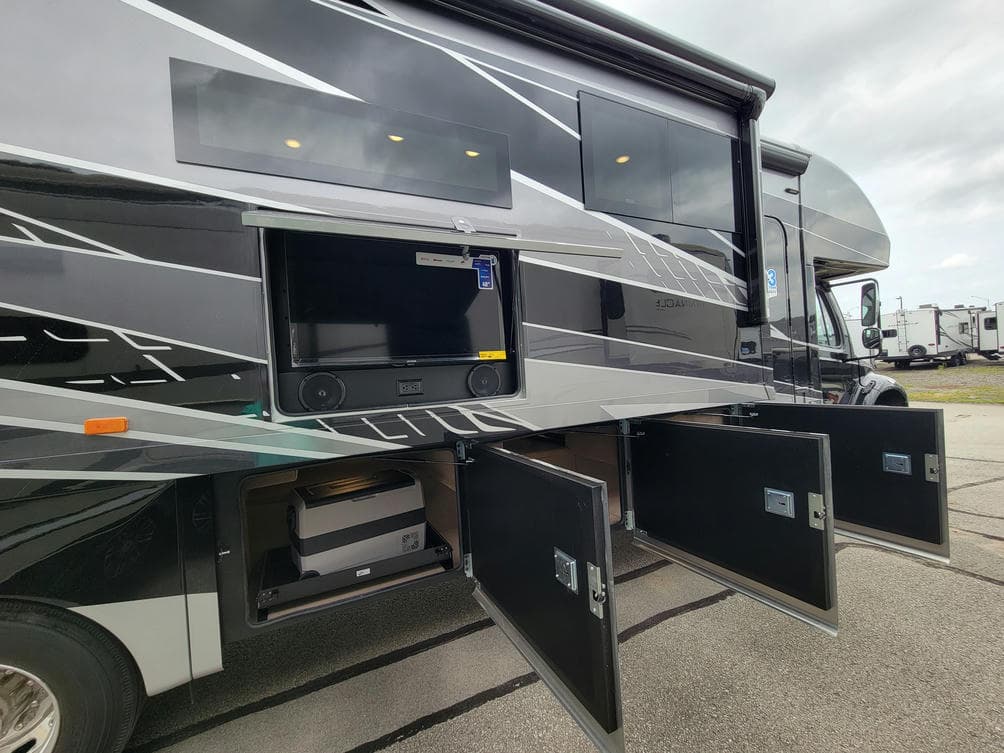 2025 Jayco 2025 Jayco Seneca - thumbnail 4