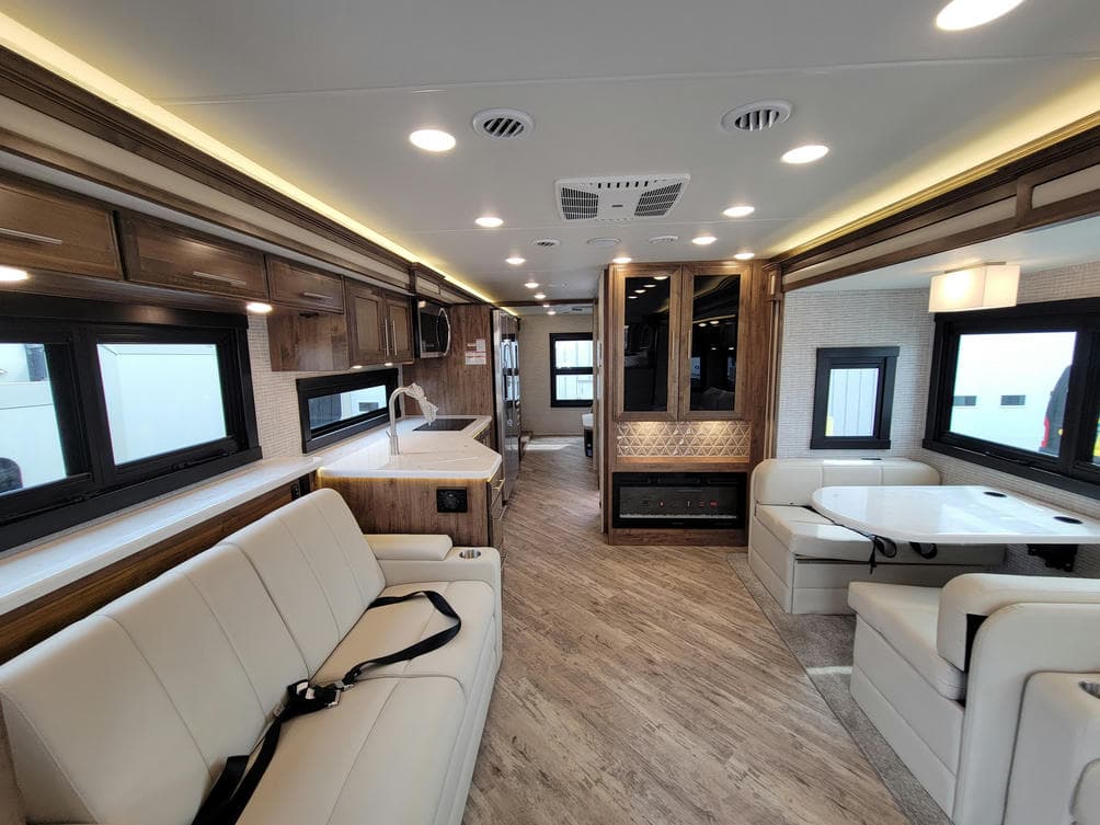 2025 Jayco 2025 Jayco Seneca - thumbnail 16