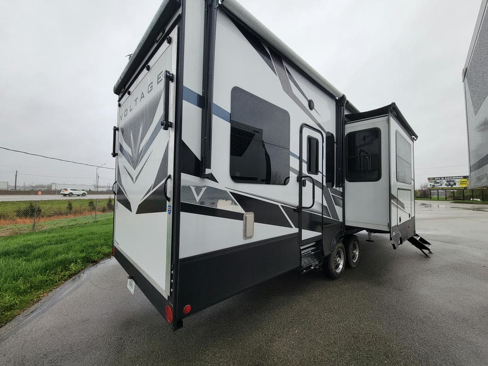 2023 Dutchmen 2023 Dutchmen VOLTAGE - thumbnail 5