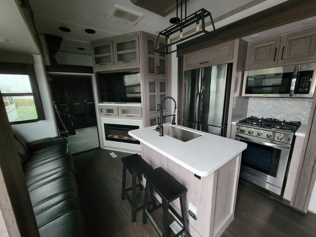 2023 Dutchmen 2023 Dutchmen VOLTAGE - thumbnail 11