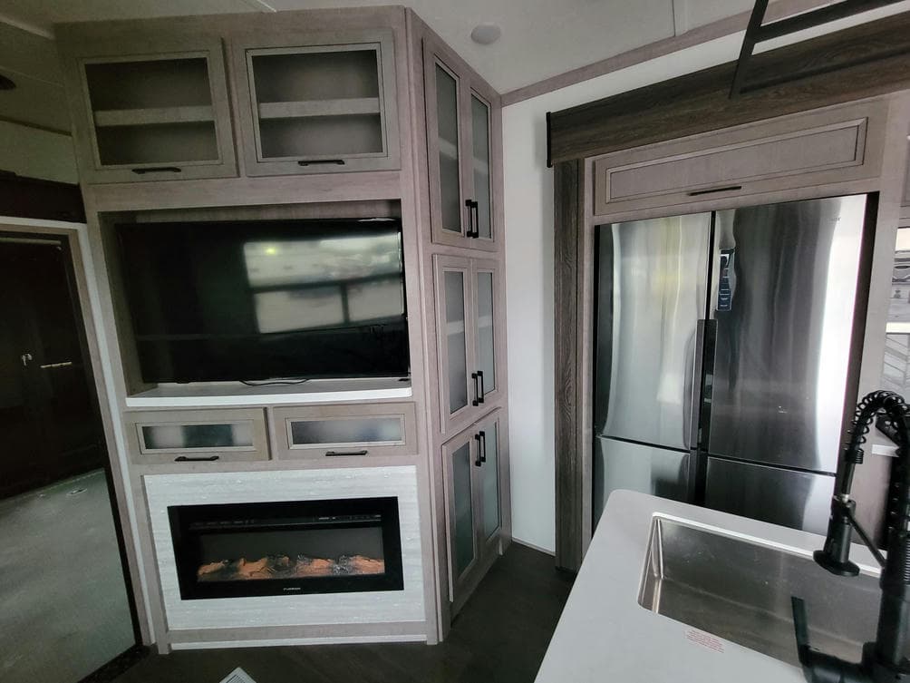 2023 Dutchmen 2023 Dutchmen VOLTAGE - thumbnail 13