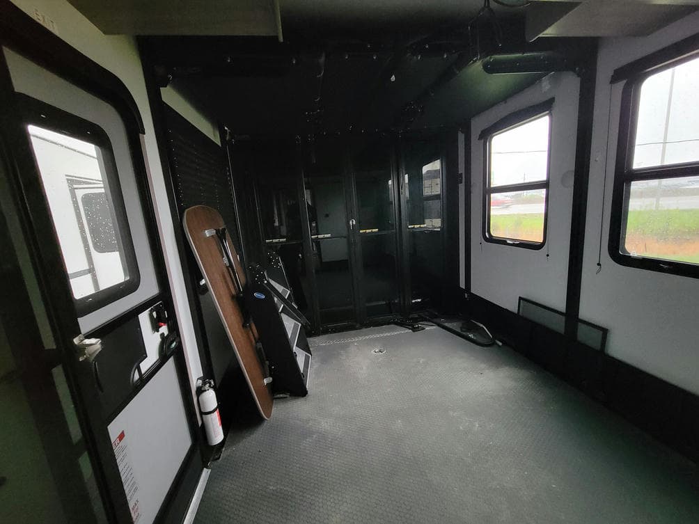 2023 Dutchmen 2023 Dutchmen VOLTAGE - thumbnail 14