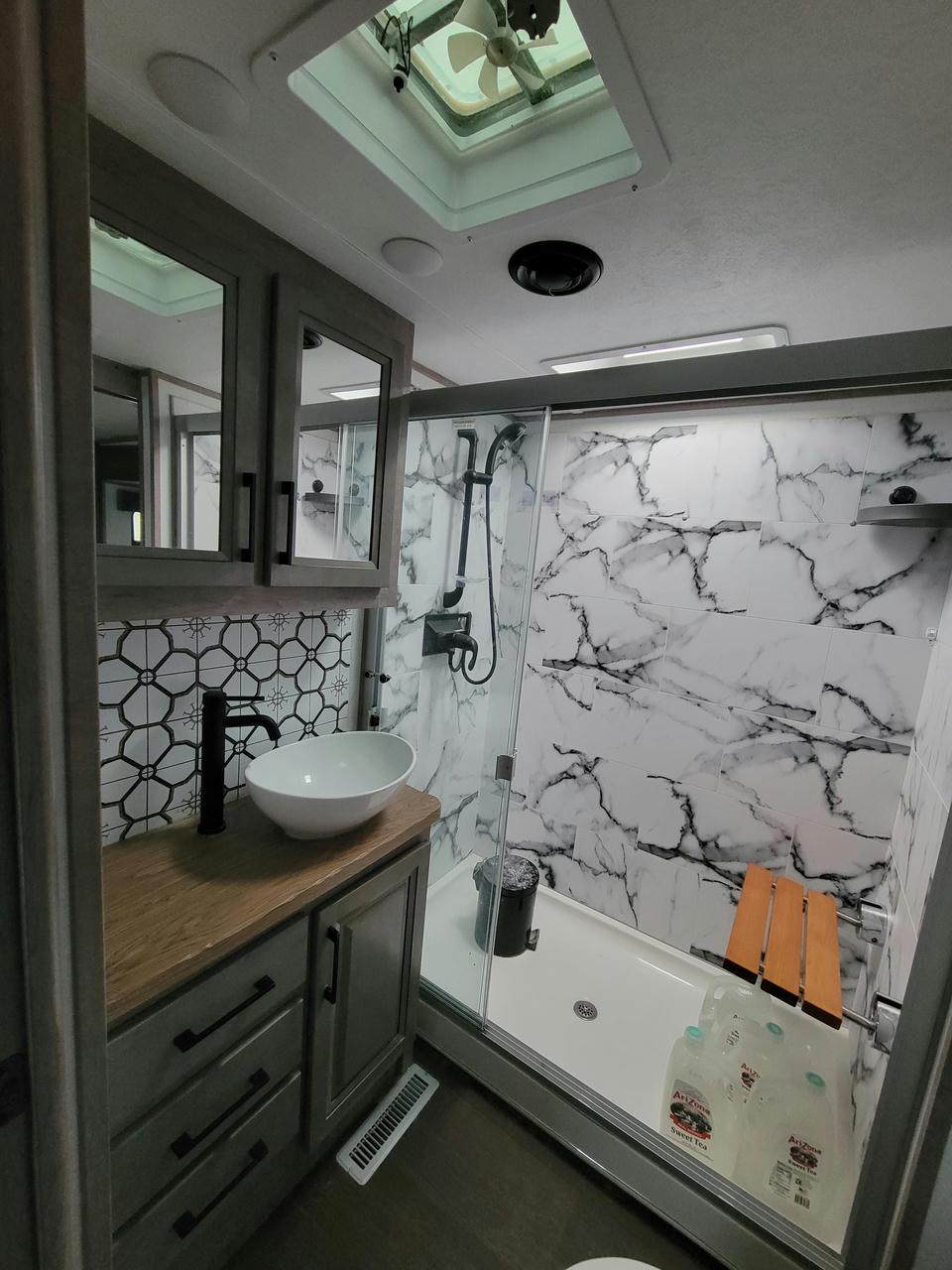 2023 Dutchmen 2023 Dutchmen VOLTAGE - thumbnail 19