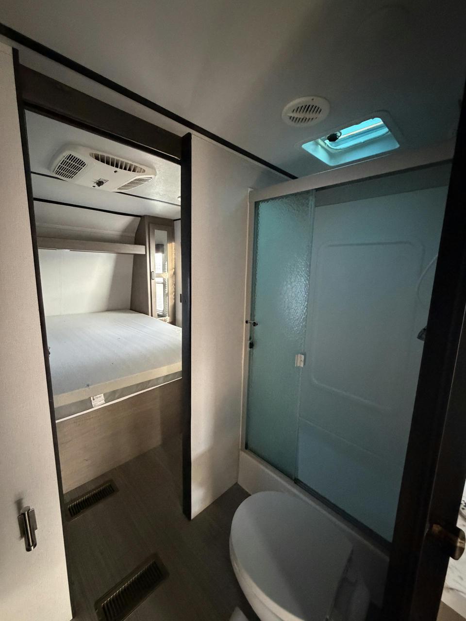 2021 Keystone RV 2021 Keystone RV Hideout - thumbnail 12