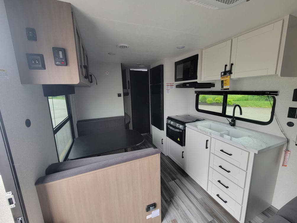 2026 Jayco 2026 Jayco Jay Flight SLX - thumbnail 8