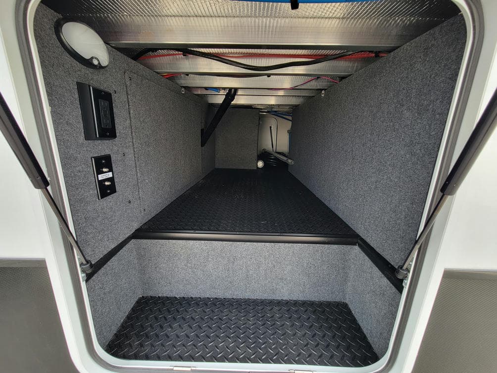 2026 Jayco 2026 Jayco Seismic Toy Hauler - thumbnail 3