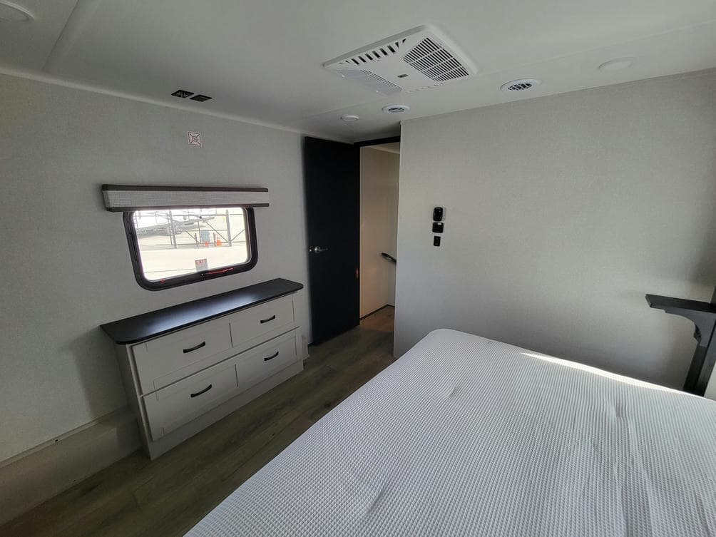 2026 Jayco 2026 Jayco Seismic Toy Hauler - thumbnail 21