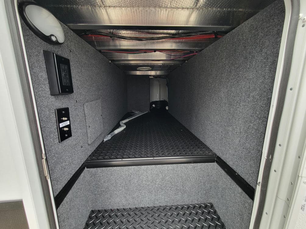 2026 Jayco 2026 Jayco Seismic Toy Hauler - thumbnail 3