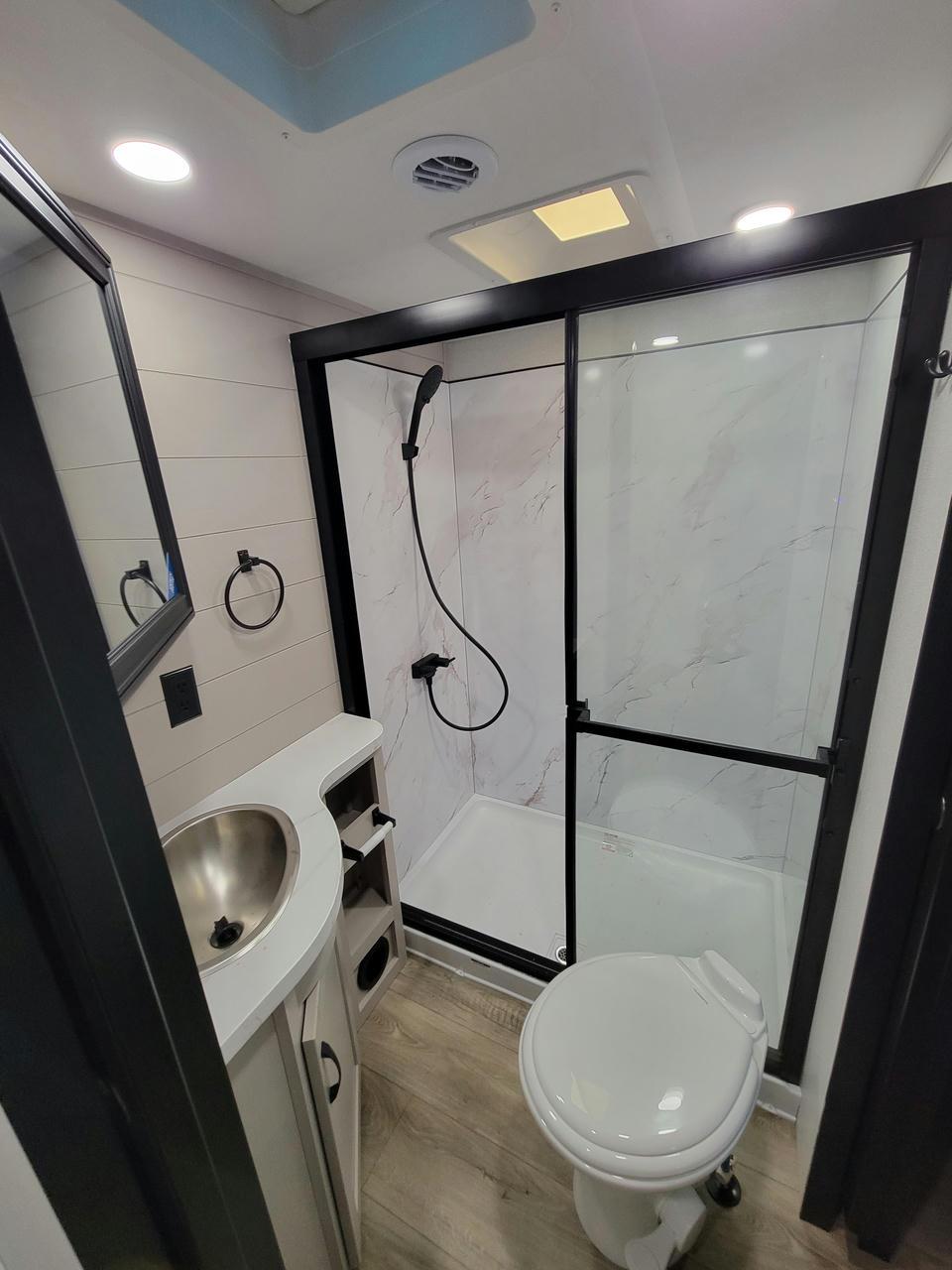 2026 Jayco 2026 Jayco Seismic Toy Hauler - thumbnail 25