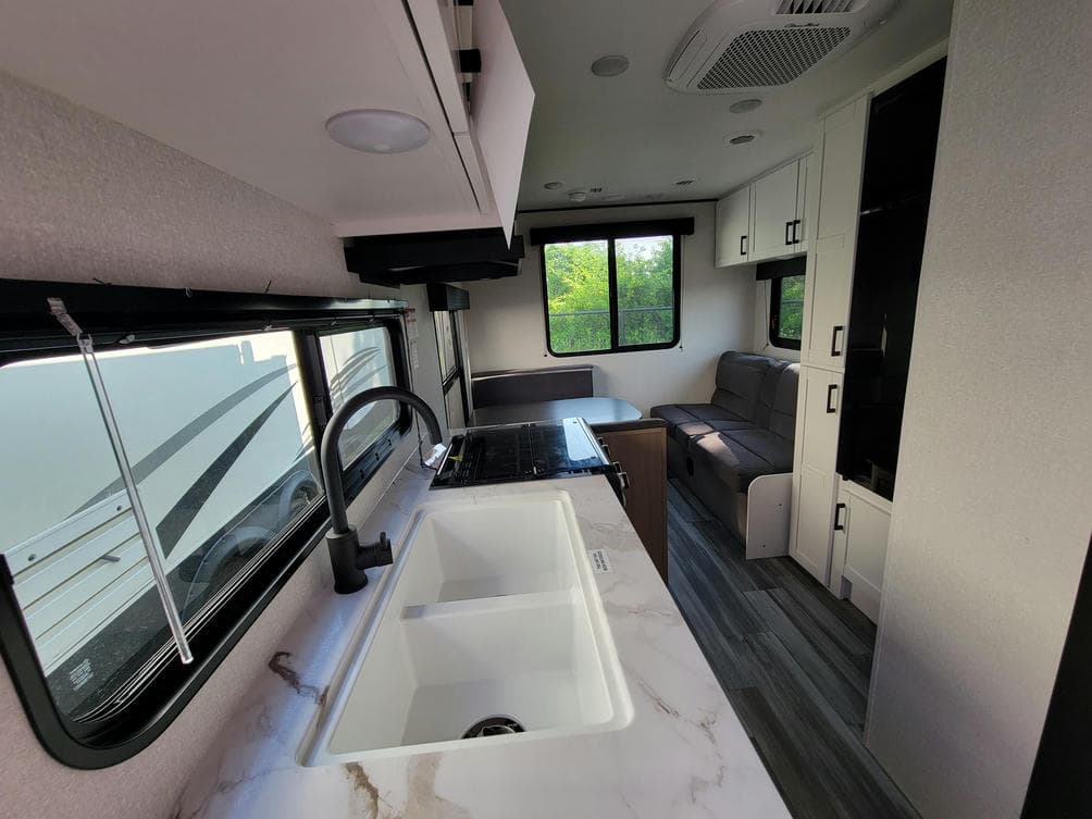 2026 Jayco 2026 Jayco Jay Flight SLX - thumbnail 8