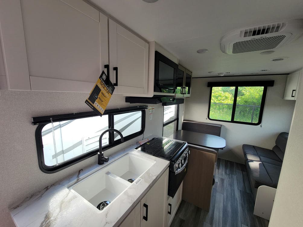 2026 Jayco 2026 Jayco Jay Flight SLX - thumbnail 12