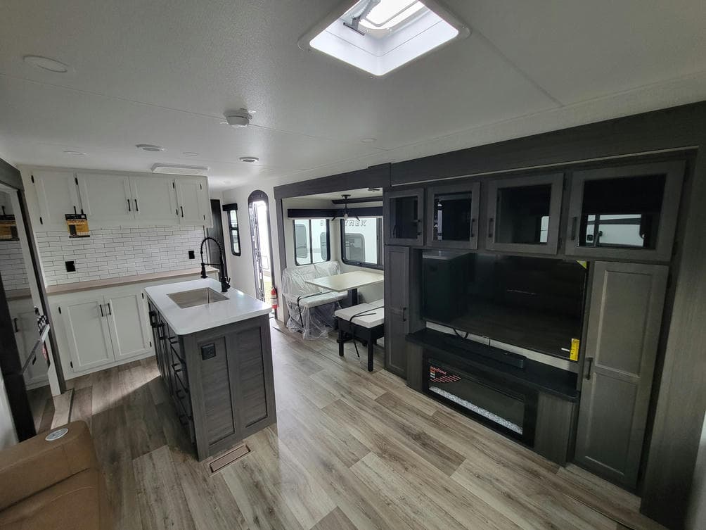 2026 Venture RV 2026 Venture RV SportTrek Touring Edition - thumbnail 12