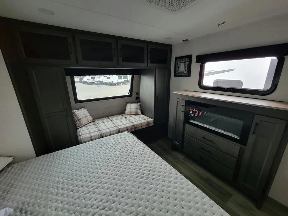 2026 Venture RV 2026 Venture RV SportTrek Touring Edition - thumbnail 18