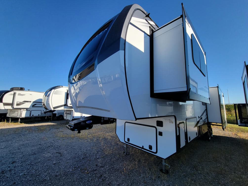 2026 Venture RV 2026 Venture RV SportTrek Touring Edition - thumbnail 9