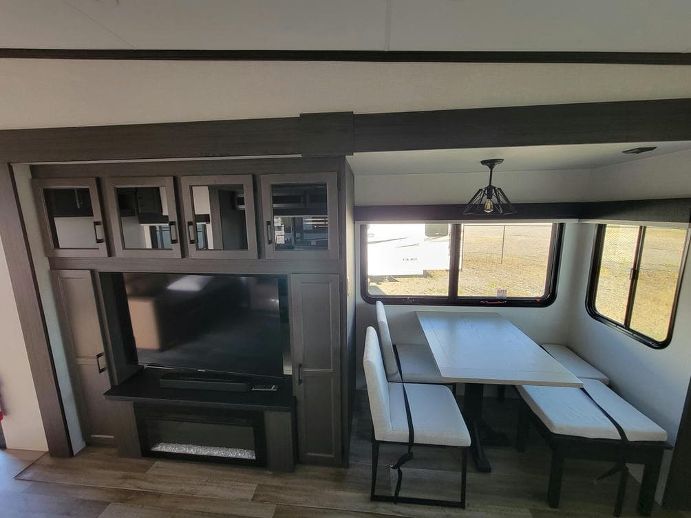 2026 Venture RV 2026 Venture RV SportTrek Touring Edition - thumbnail 13