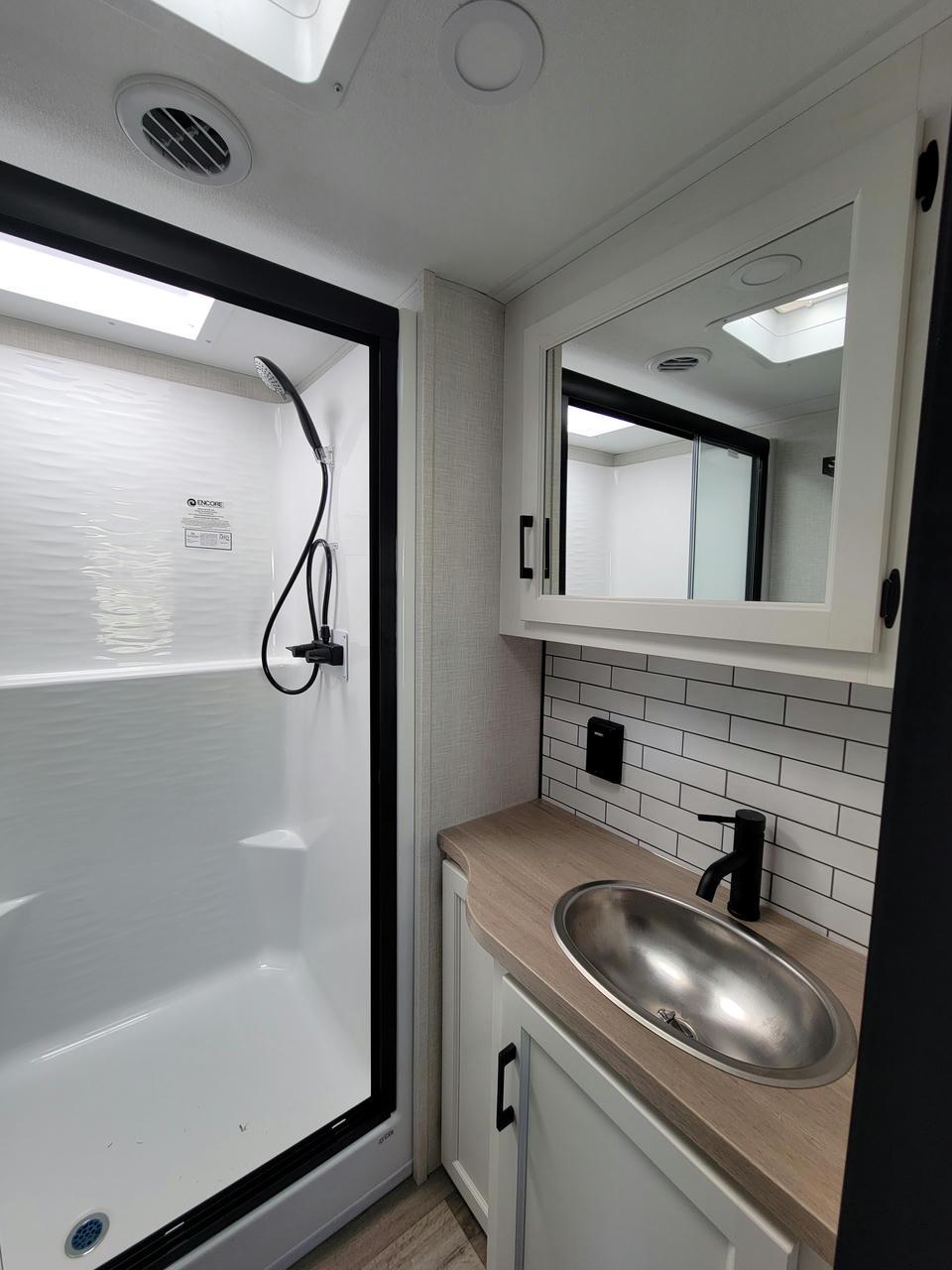 2026 Venture RV 2026 Venture RV SportTrek Touring Edition - thumbnail 18