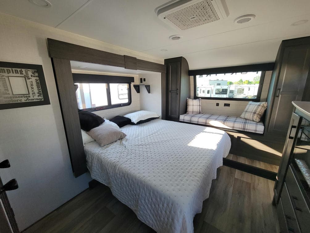 2026 Venture RV 2026 Venture RV SportTrek Touring Edition - thumbnail 20