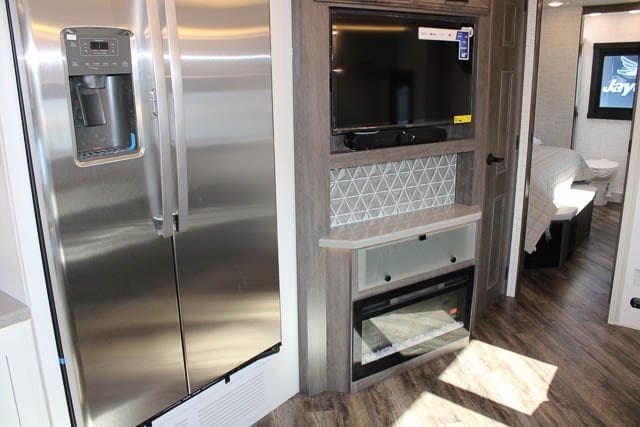 2025 Jayco 2025 Jayco Seneca - thumbnail 24