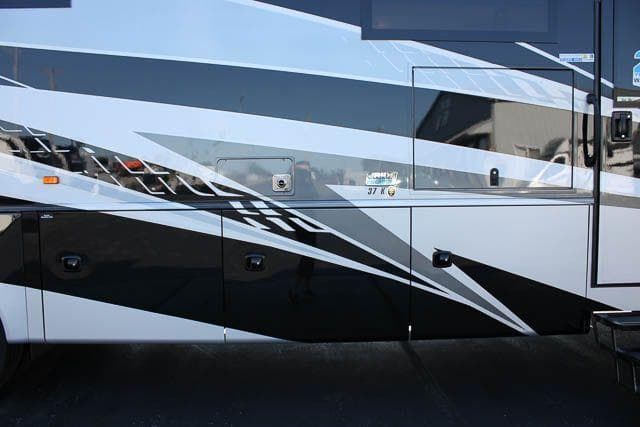 2025 Jayco 2025 Jayco Seneca - thumbnail 8