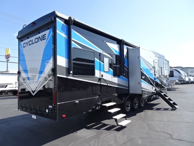 2022 Heartland 2022 Heartland Cyclone - thumbnail 9