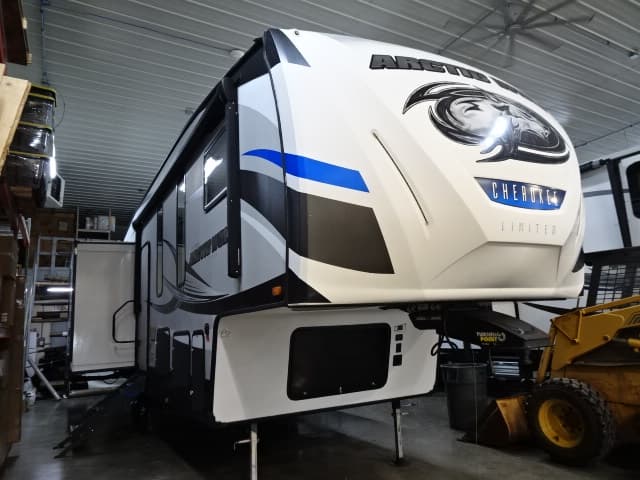 2018 Forest River 2018 Forest River Cherokee Arctic Wolf - image 1