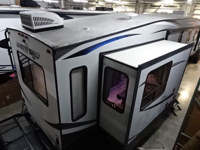 2018 Cherokee 2018 Cherokee Arctic Wolf - thumbnail 9