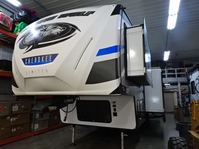 2018 Cherokee 2018 Cherokee Arctic Wolf - thumbnail 13