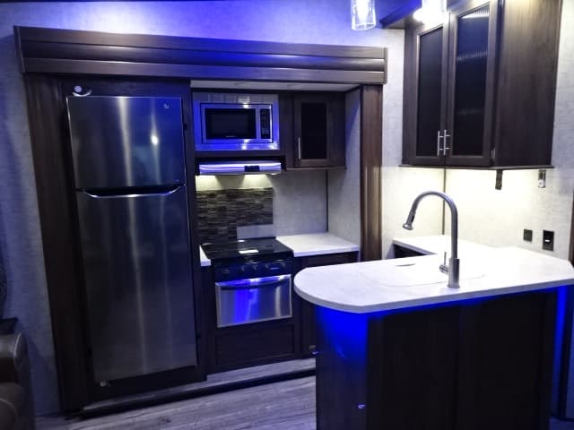 2018 Cherokee 2018 Cherokee Arctic Wolf - thumbnail 25