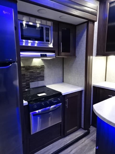 2018 Cherokee 2018 Cherokee Arctic Wolf - thumbnail 28