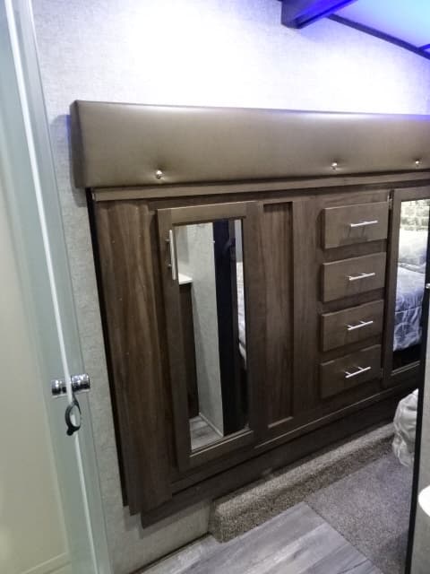 2018 Cherokee 2018 Cherokee Arctic Wolf - thumbnail 51