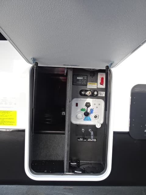 2026 Jayco 2026 Jayco Seismic Toy Hauler - thumbnail 12