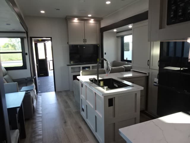 2026 Jayco 2026 Jayco Seismic Toy Hauler - thumbnail 14