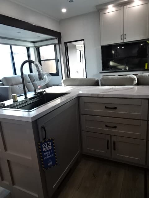 2026 Jayco 2026 Jayco Seismic Toy Hauler - thumbnail 23