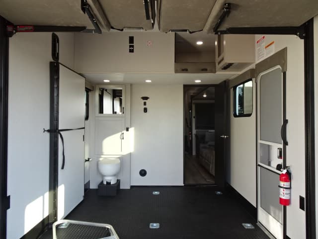 2026 Jayco 2026 Jayco Seismic Toy Hauler - thumbnail 50