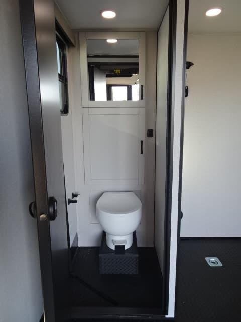 2026 Jayco 2026 Jayco Seismic Toy Hauler - thumbnail 54