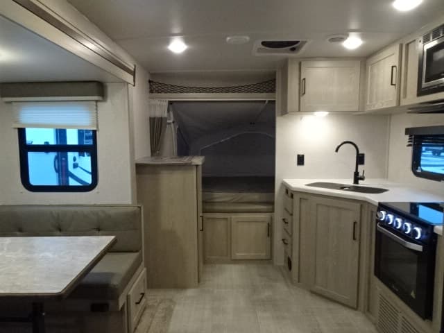 2021 Rockwood 2021 Rockwood Roo - thumbnail 35