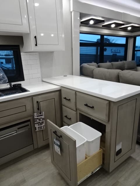 2026 Jayco 2026 Jayco Pinnacle - thumbnail 24