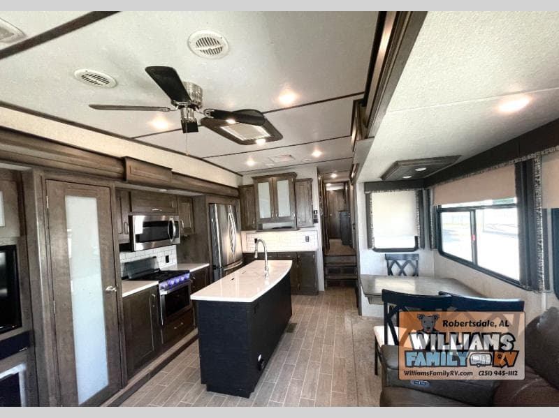 2019 Keystone 2019 Keystone Montana - thumbnail 18