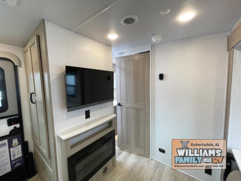 2025 Forest River 2025 Forest River Rockwood Mini Lite - thumbnail 13