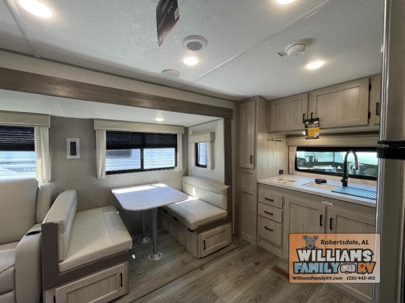 2025 Coachmen 2025 Coachmen Catalina - thumbnail 3