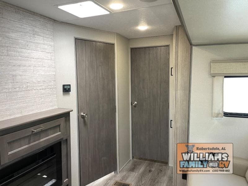 2025 Coachmen 2025 Coachmen Catalina - thumbnail 16