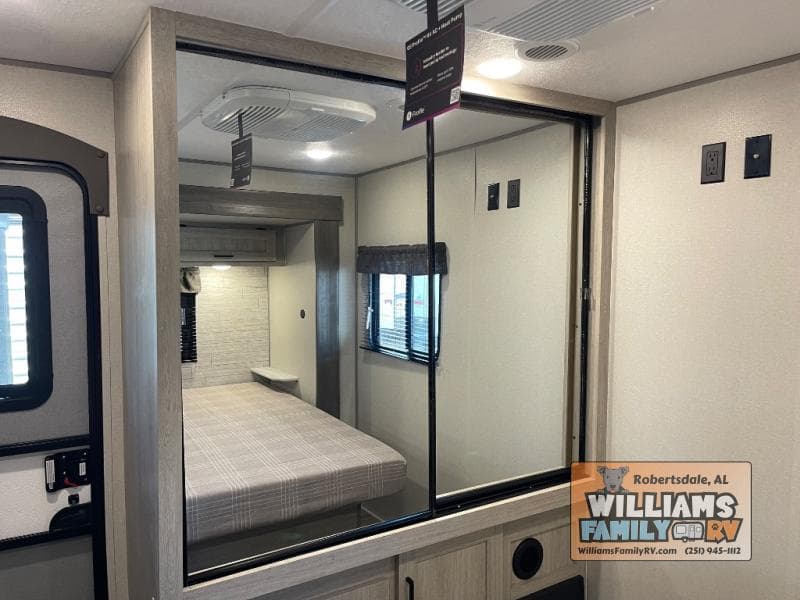 2025 Coachmen 2025 Coachmen Catalina - thumbnail 23