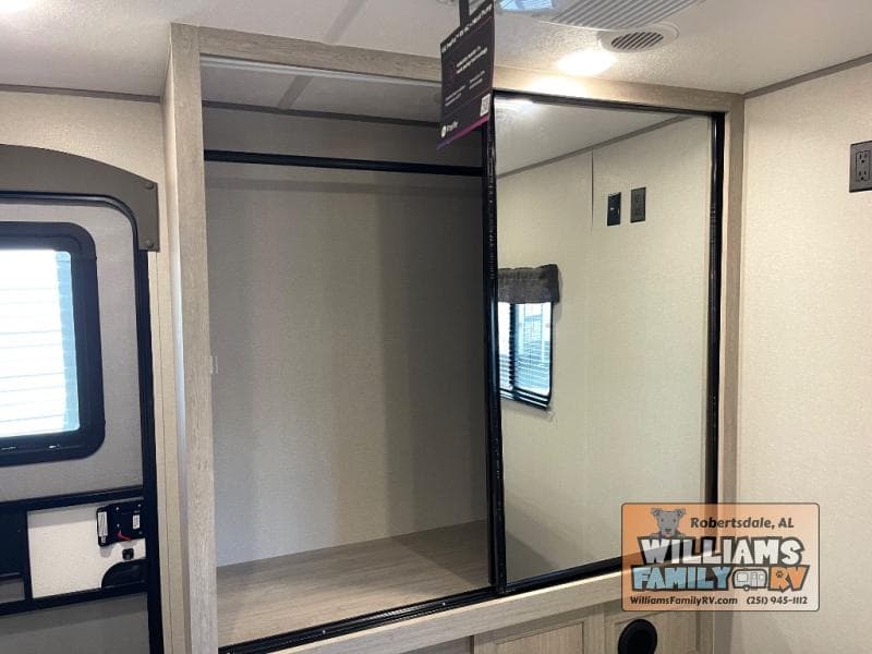 2025 Coachmen 2025 Coachmen Catalina - thumbnail 24