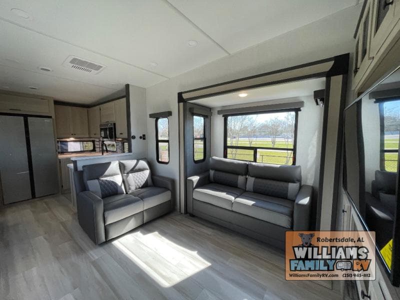 2025 Forest River 2025 Forest River Wildcat - thumbnail 3