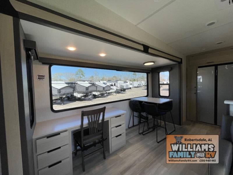 2025 Forest River 2025 Forest River Wildcat - thumbnail 4