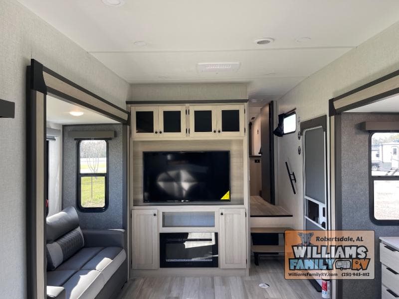 2025 Forest River 2025 Forest River Wildcat - thumbnail 5