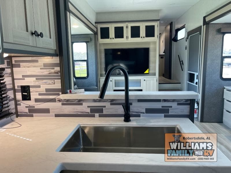 2025 Forest River 2025 Forest River Wildcat - thumbnail 9